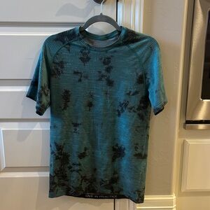 lululemon athletica Teal and Black Short Sleeve Tee